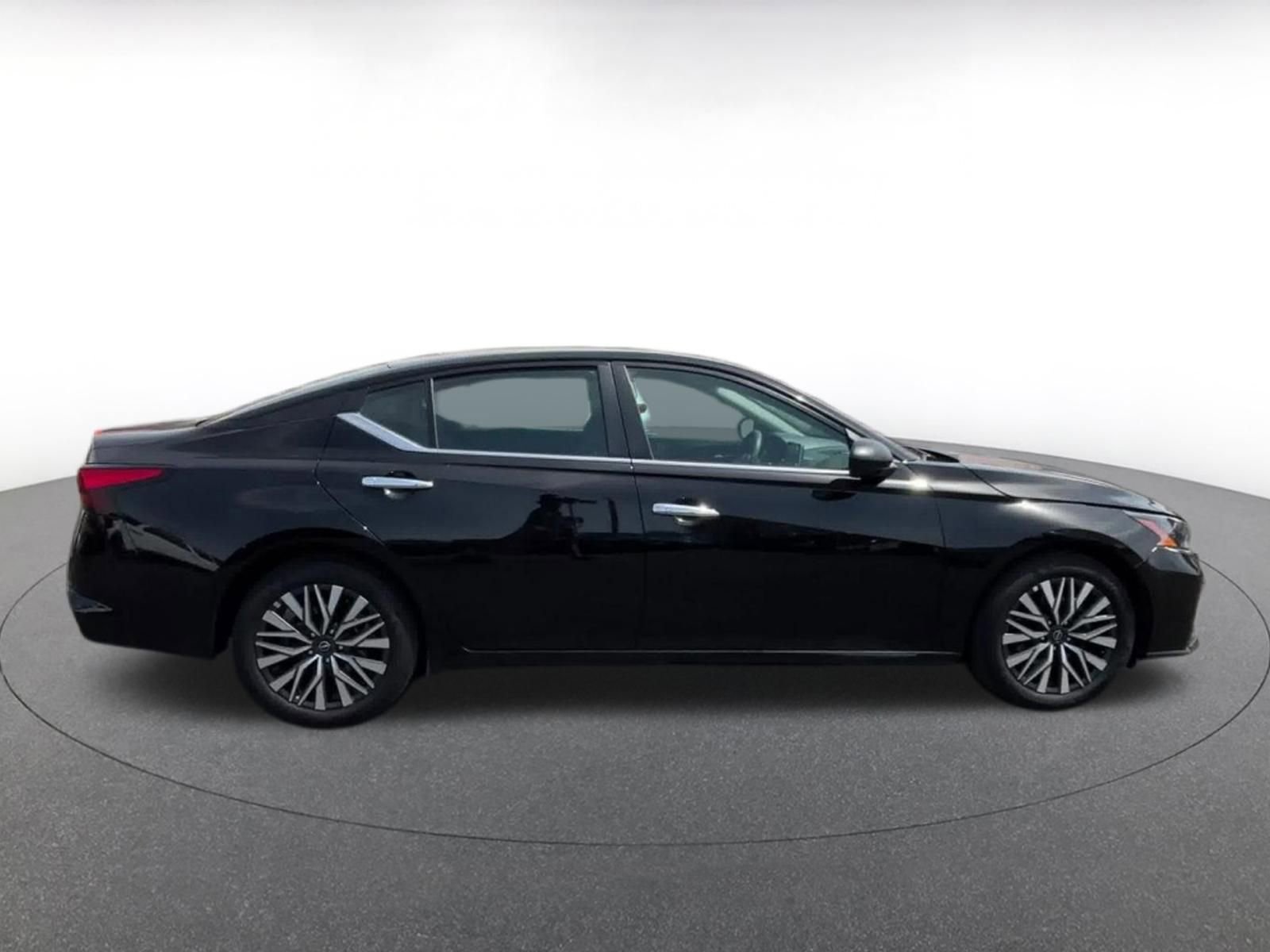 Thumbnail: 2025 Nissan Altima - 16