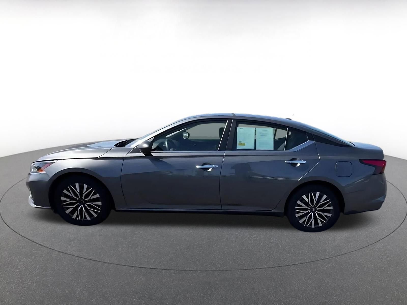 Thumbnail: 2025 Nissan Altima - 9