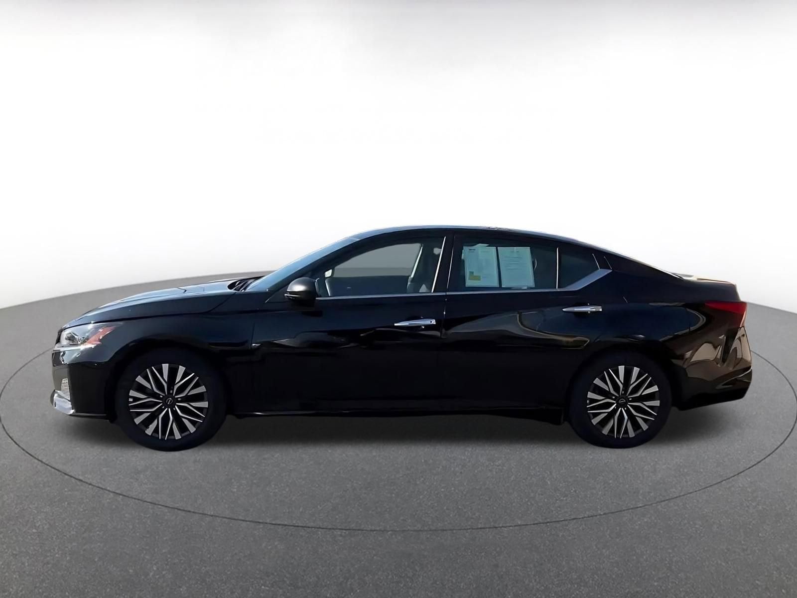 Thumbnail: 2025 Nissan Altima - 8