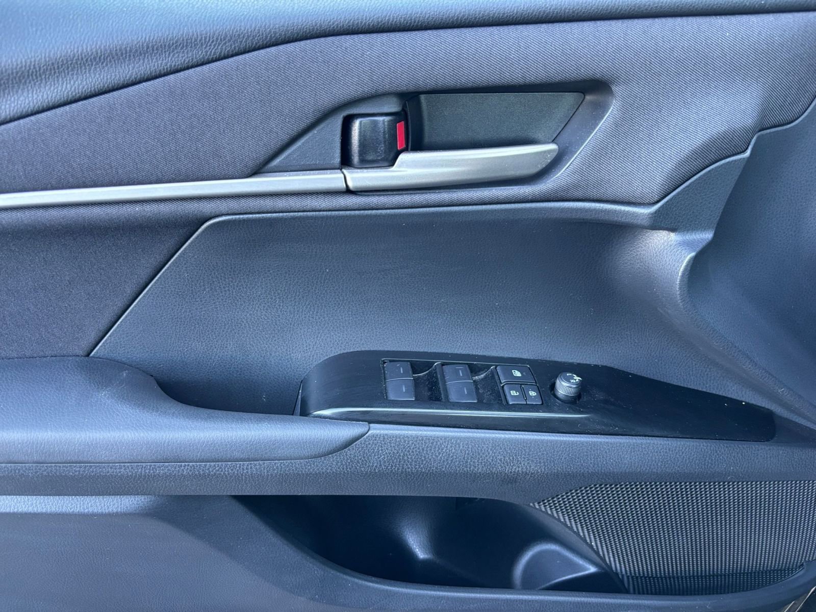 Thumbnail: 2025 Toyota Camry - 18