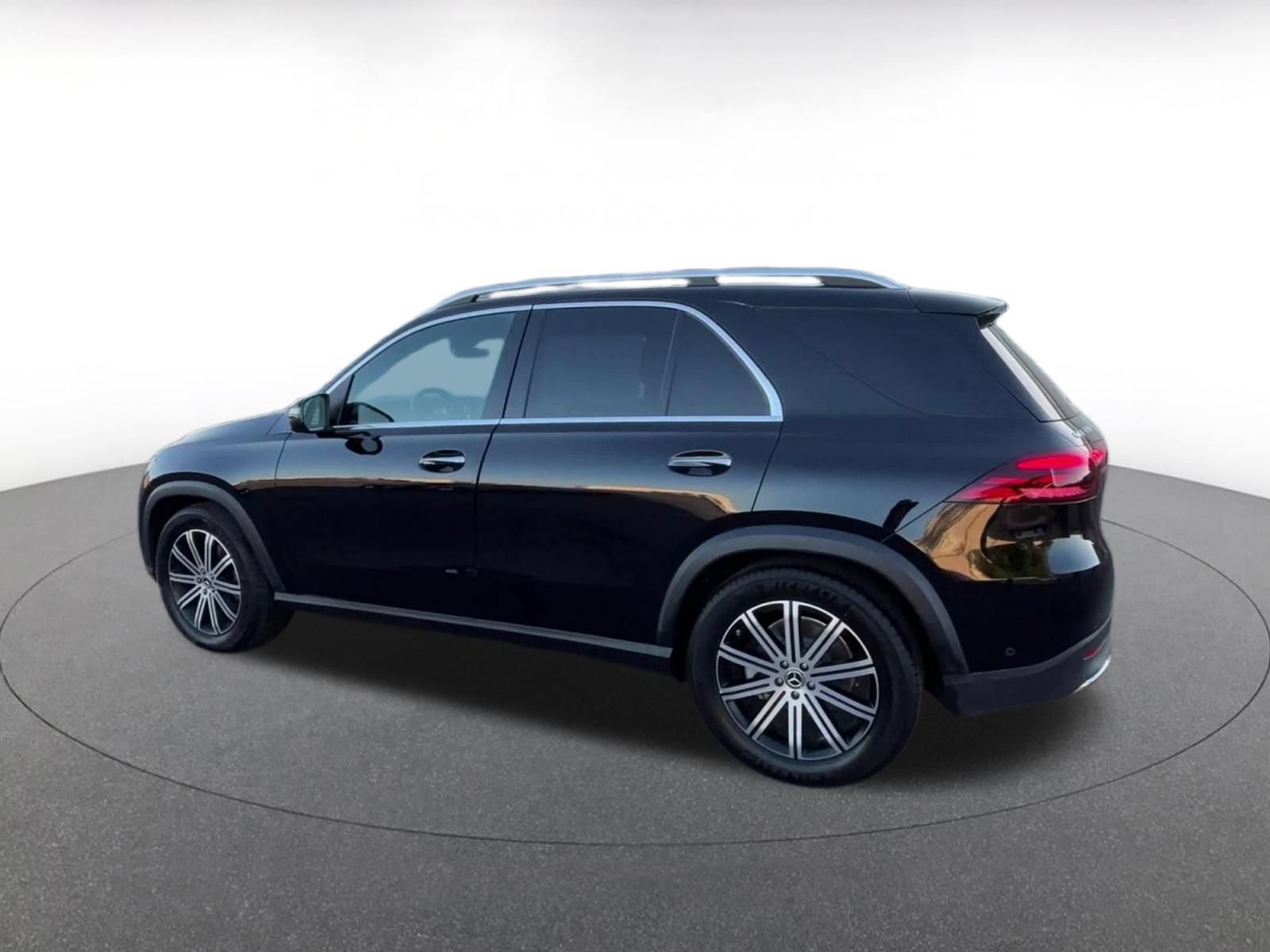 Thumbnail: 2026 Mercedes-Benz GLE - 10
