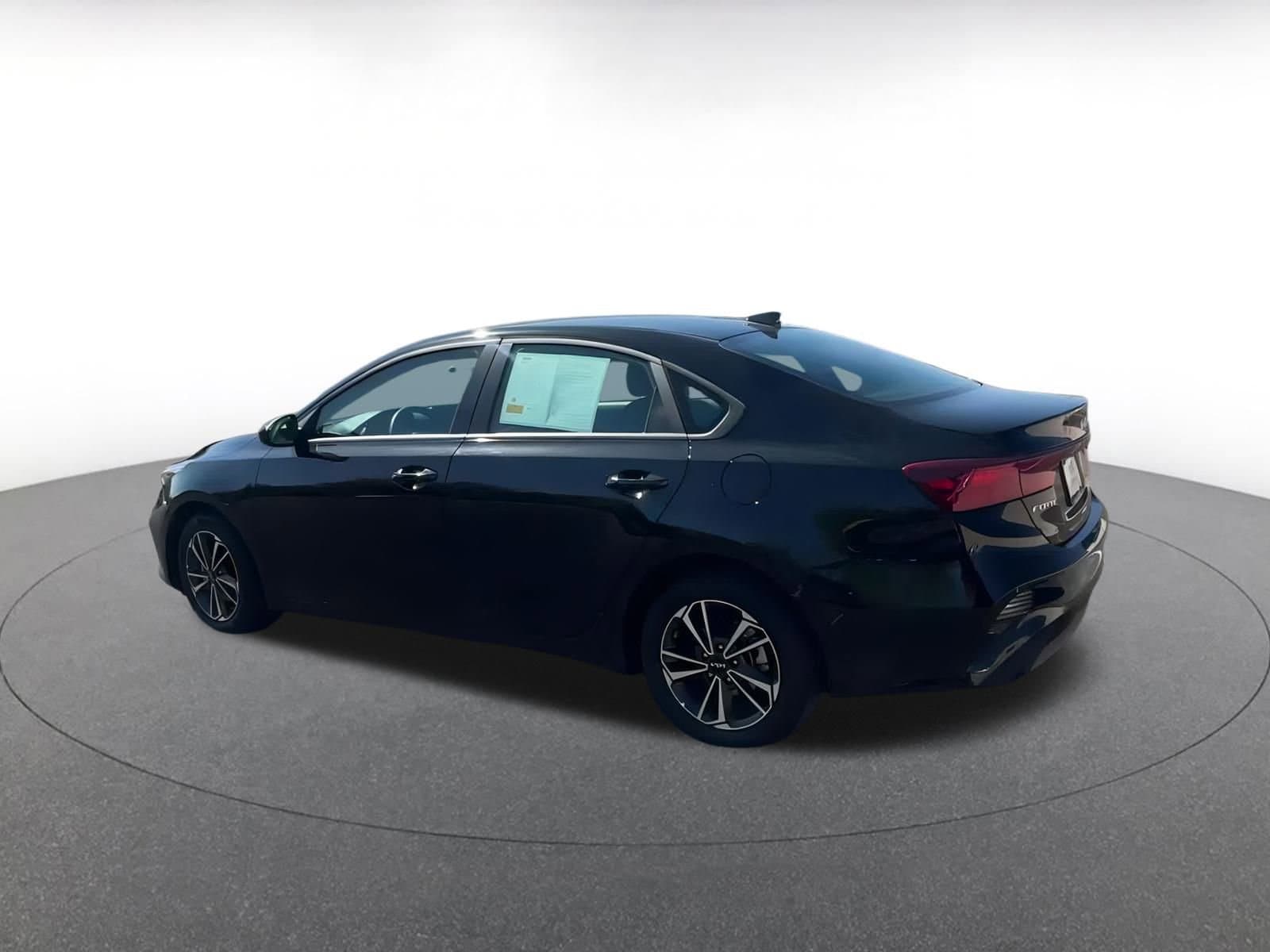 Thumbnail: 2024 Kia Forte - 10