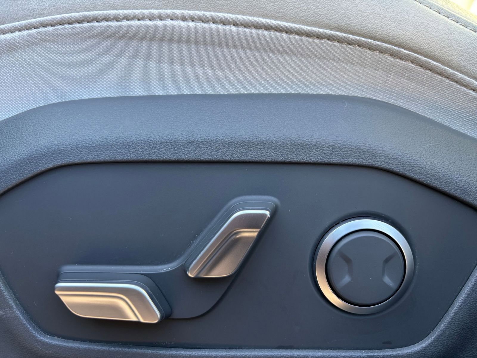 Thumbnail: 2025 Hyundai Santa Fe - 25