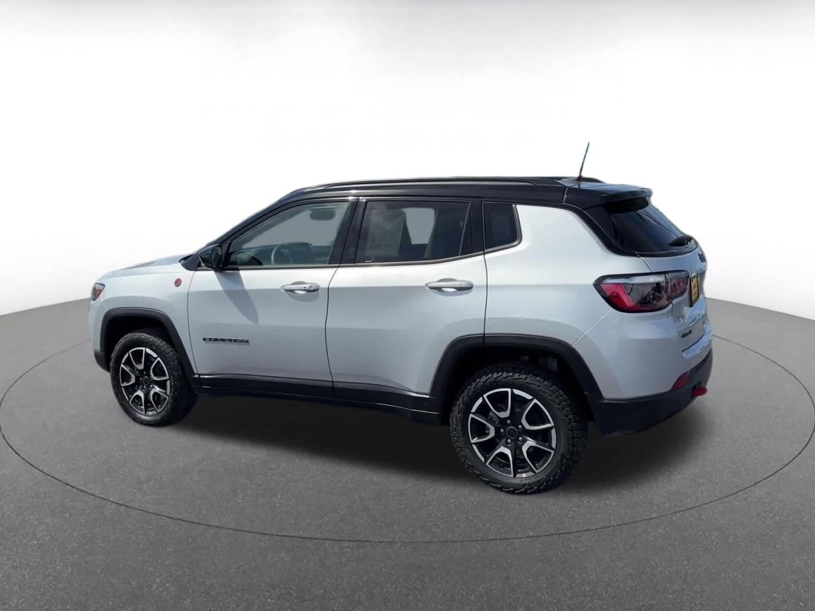 Thumbnail: 2025 Jeep Compass - 9