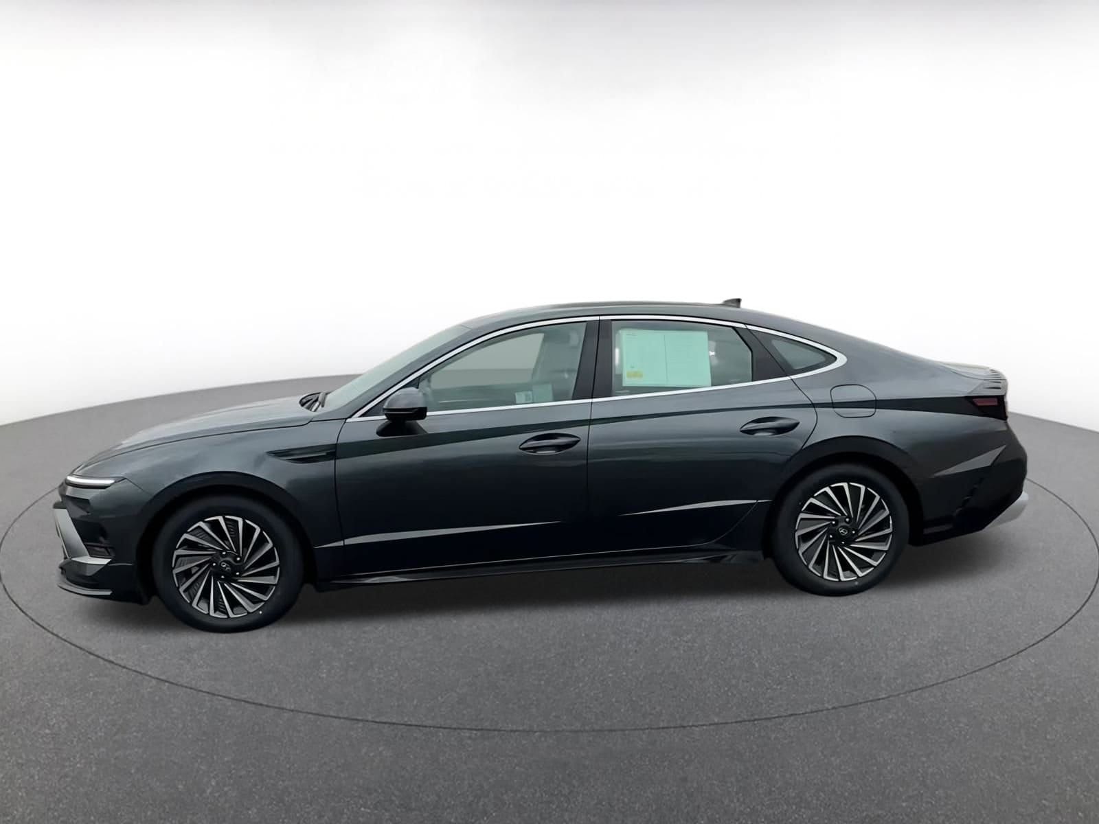 Thumbnail: 2024 Hyundai Sonata - 10
