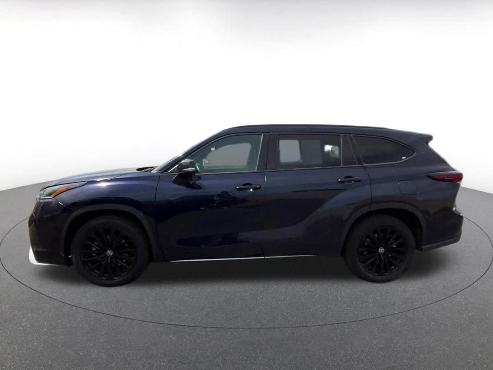 Thumbnail: 2024 Toyota Highlander - 9