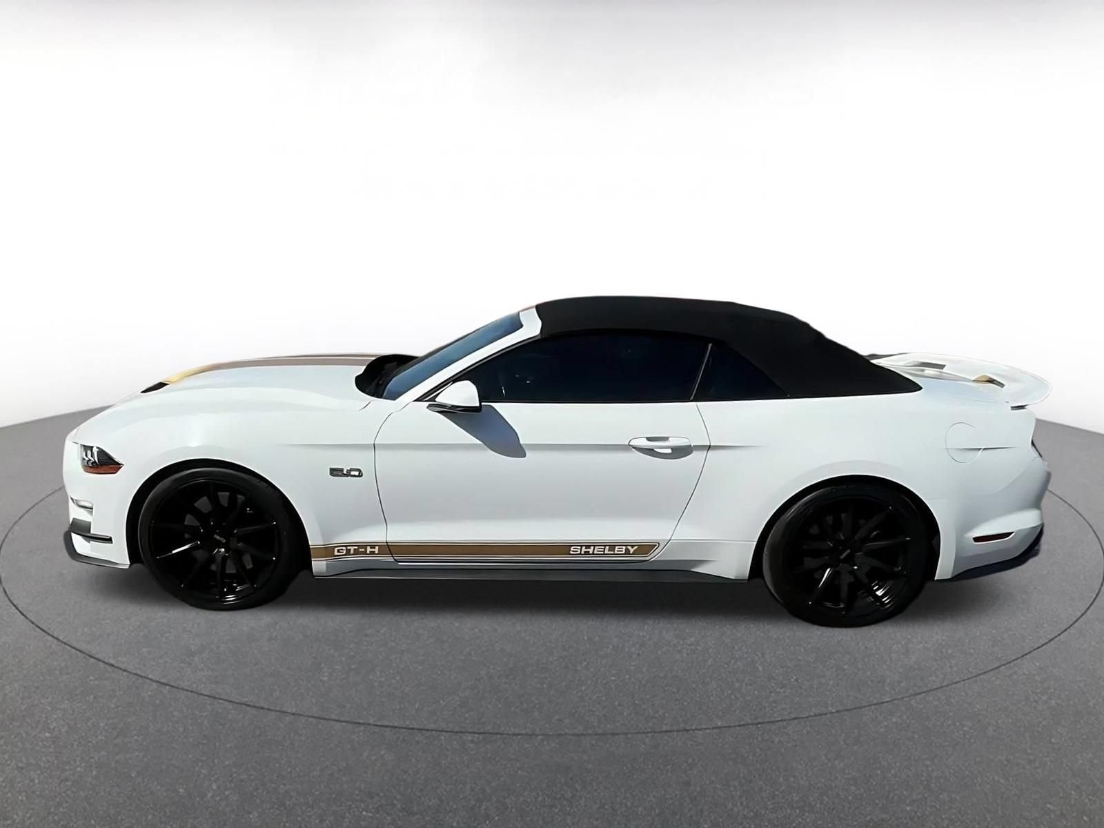 Thumbnail: 2022 Ford Mustang - 7