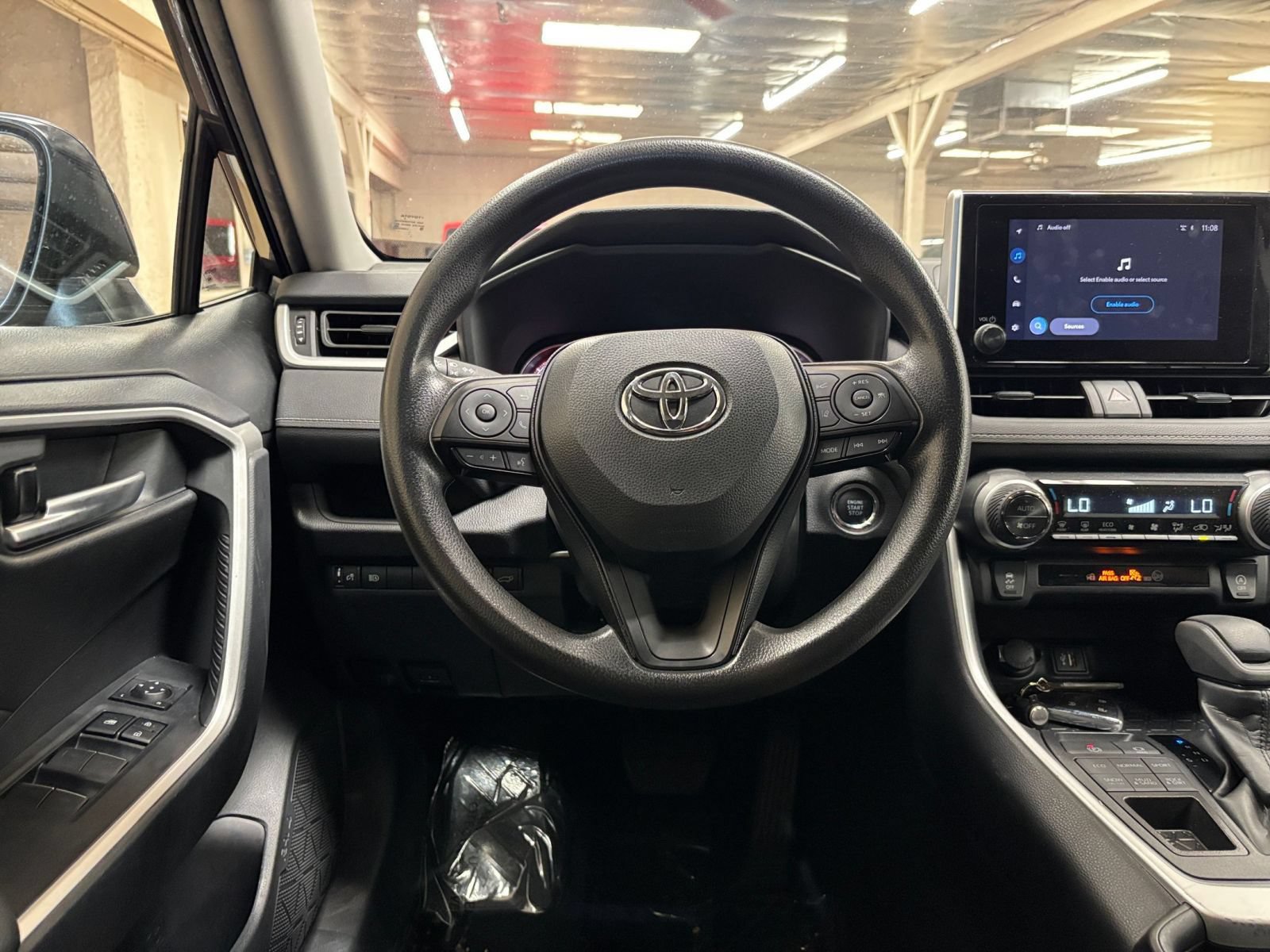 Thumbnail: 2025 Toyota RAV4 - 35