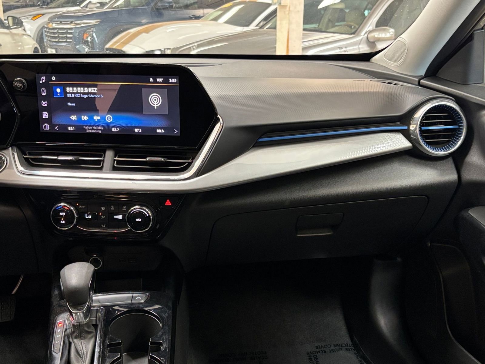 Thumbnail: 2025 Chevrolet Trax - 34