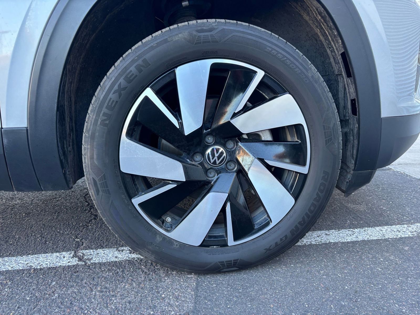 Thumbnail: 2025 Volkswagen Atlas - 32