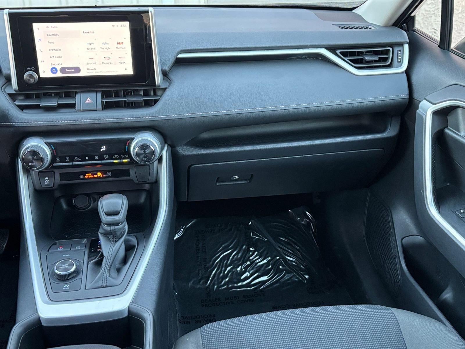 Thumbnail: 2025 Toyota RAV4 - 34