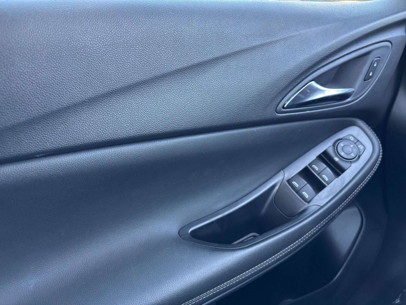 Thumbnail: 2025 Buick Encore GX - 18