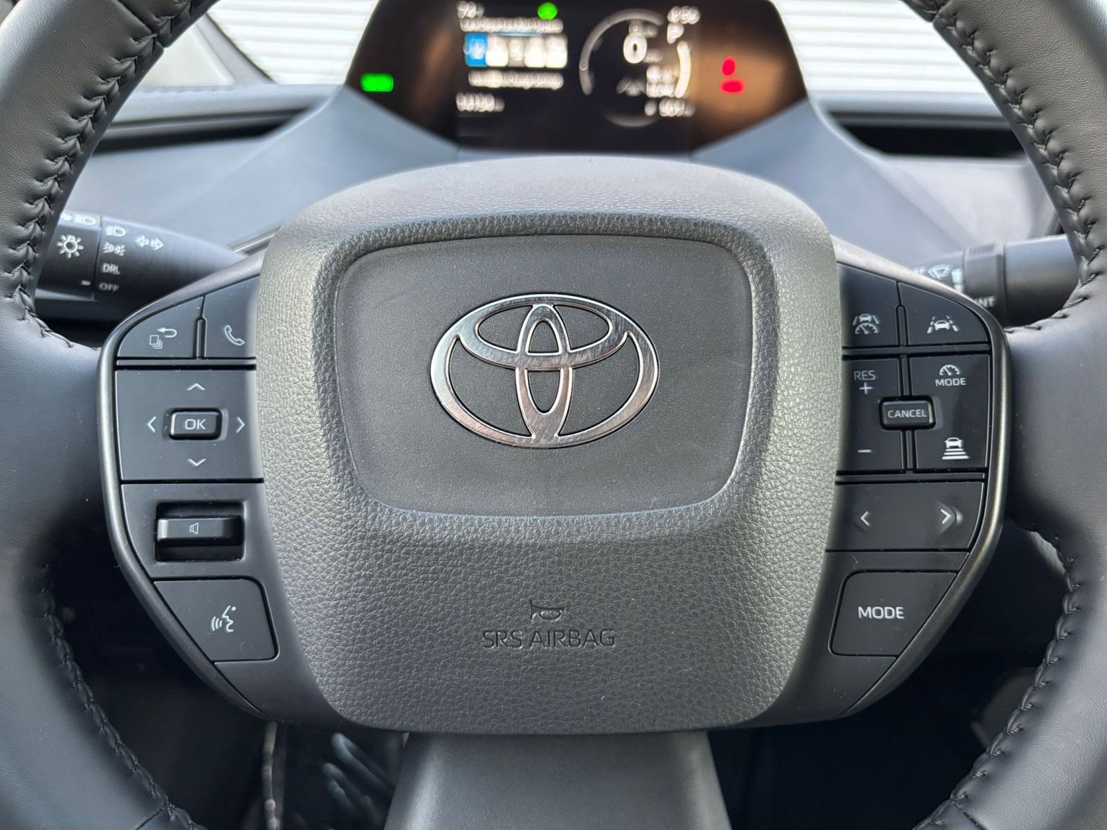 Thumbnail: 2025 Toyota Prius - 25