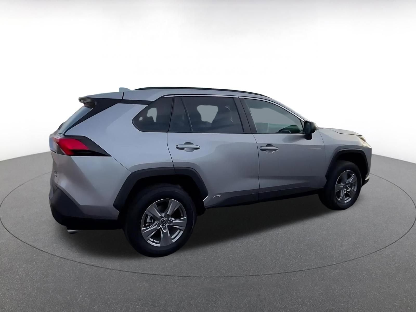 Thumbnail: 2025 Toyota RAV4 - 14