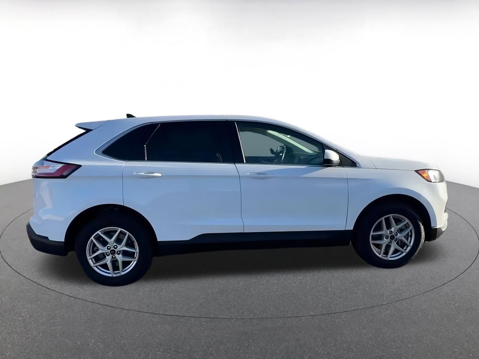 Thumbnail: 2024 Ford Edge - 16