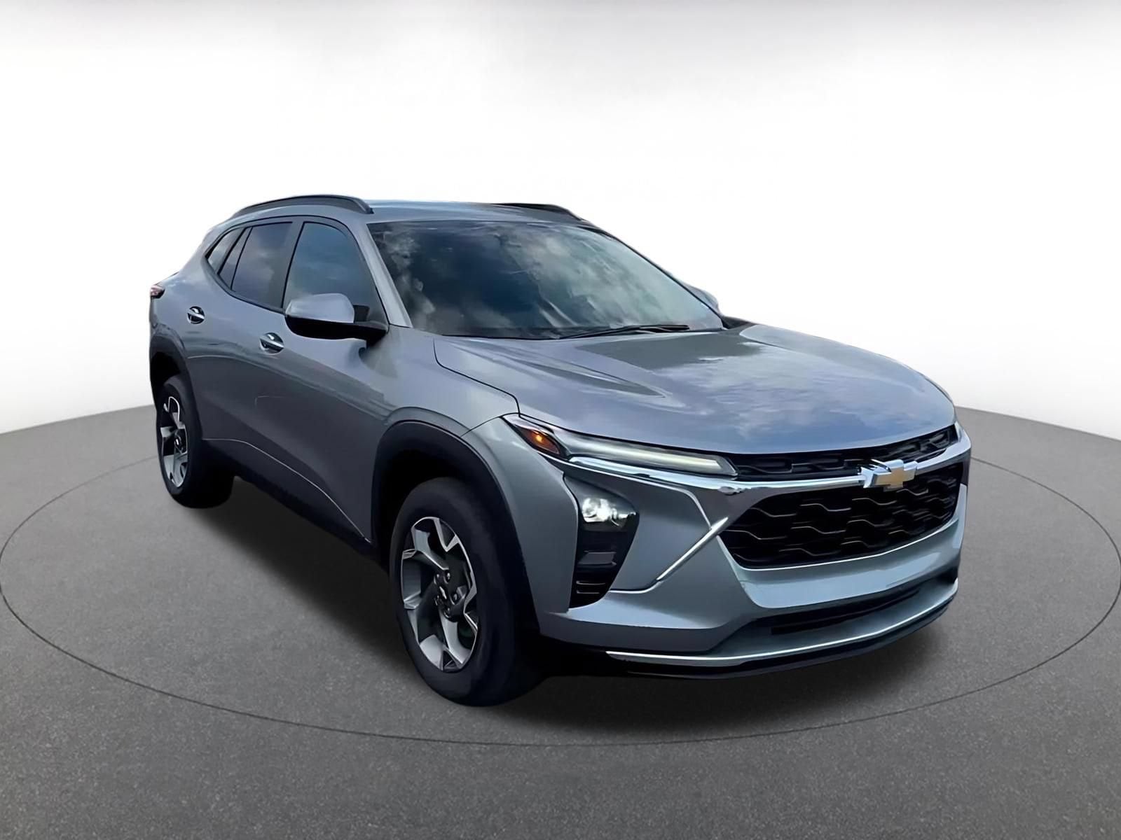 Thumbnail: 2025 Chevrolet Trax - 3