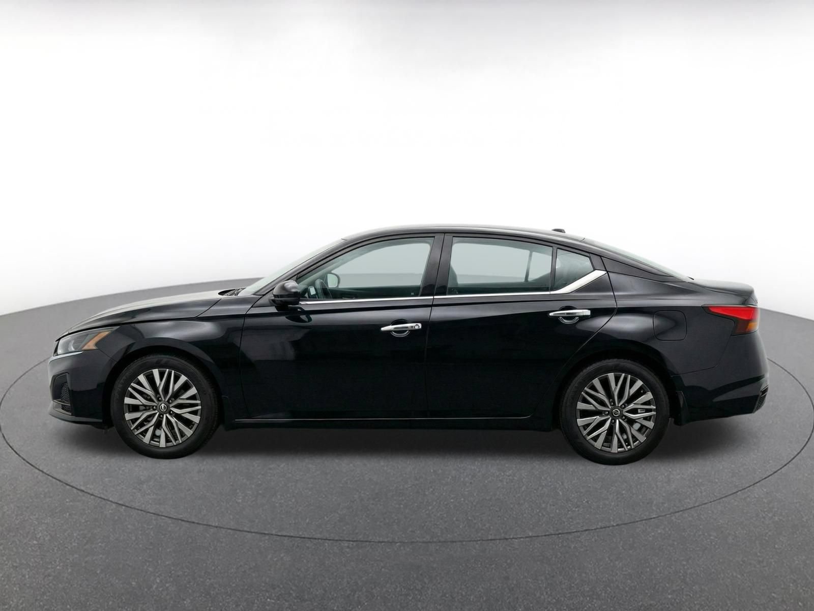 Thumbnail: 2025 Nissan Altima - 4