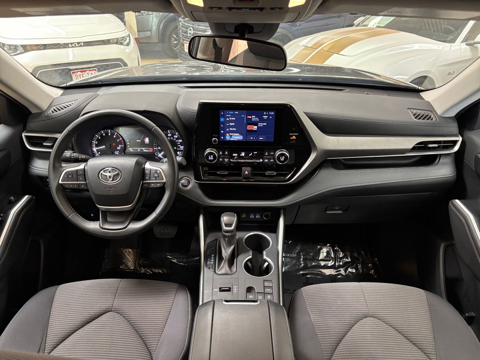 Thumbnail: 2025 Toyota Highlander - 35