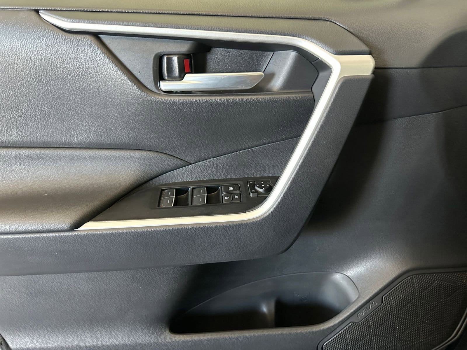 Thumbnail: 2025 Toyota RAV4 - 20