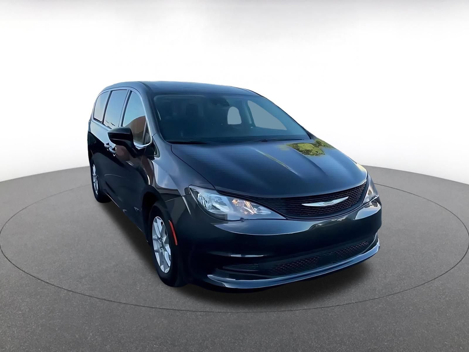 Thumbnail: 2023 Chrysler Voyager - 3