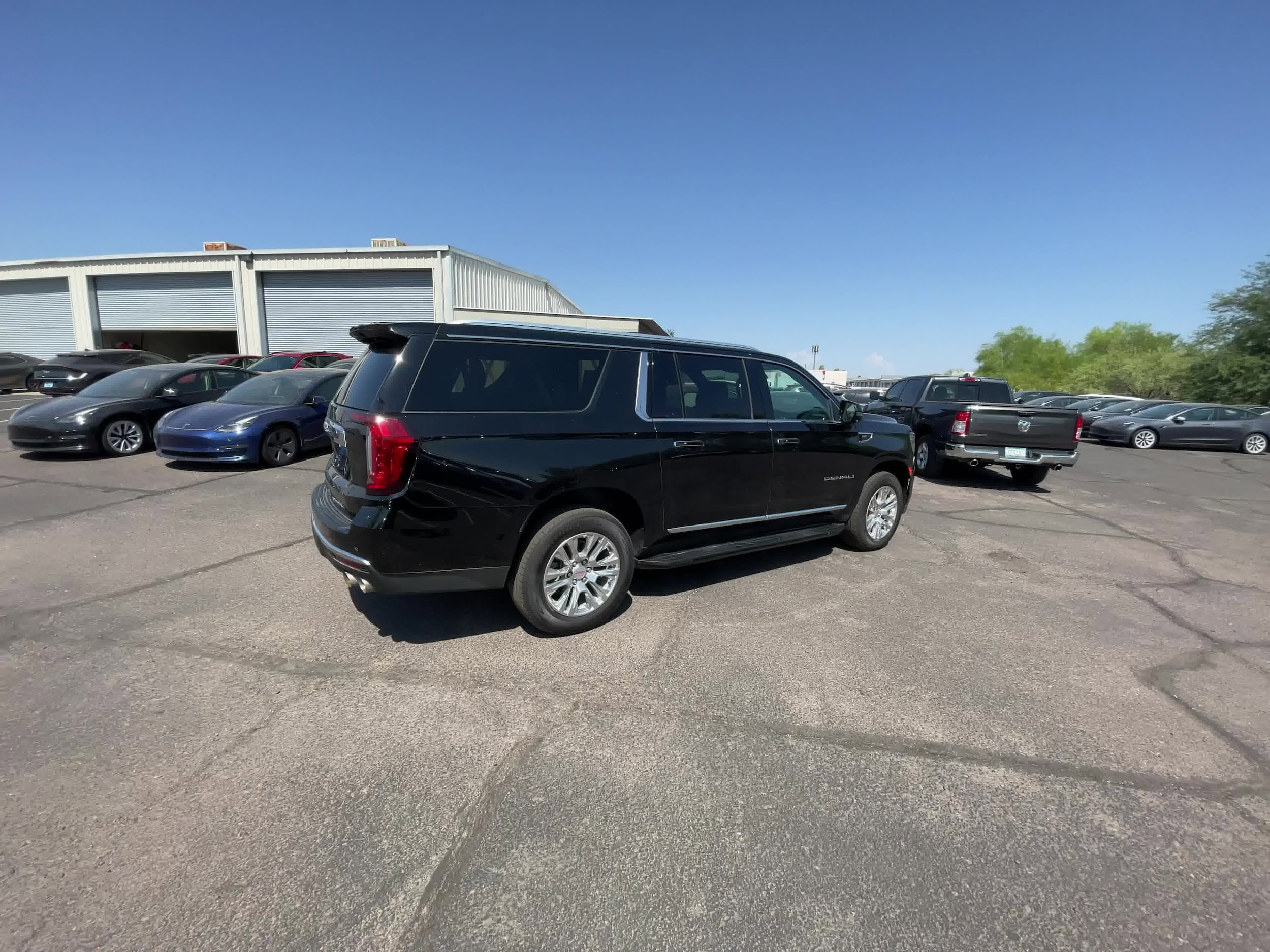 2023 GMC Yukon XL Denali 15