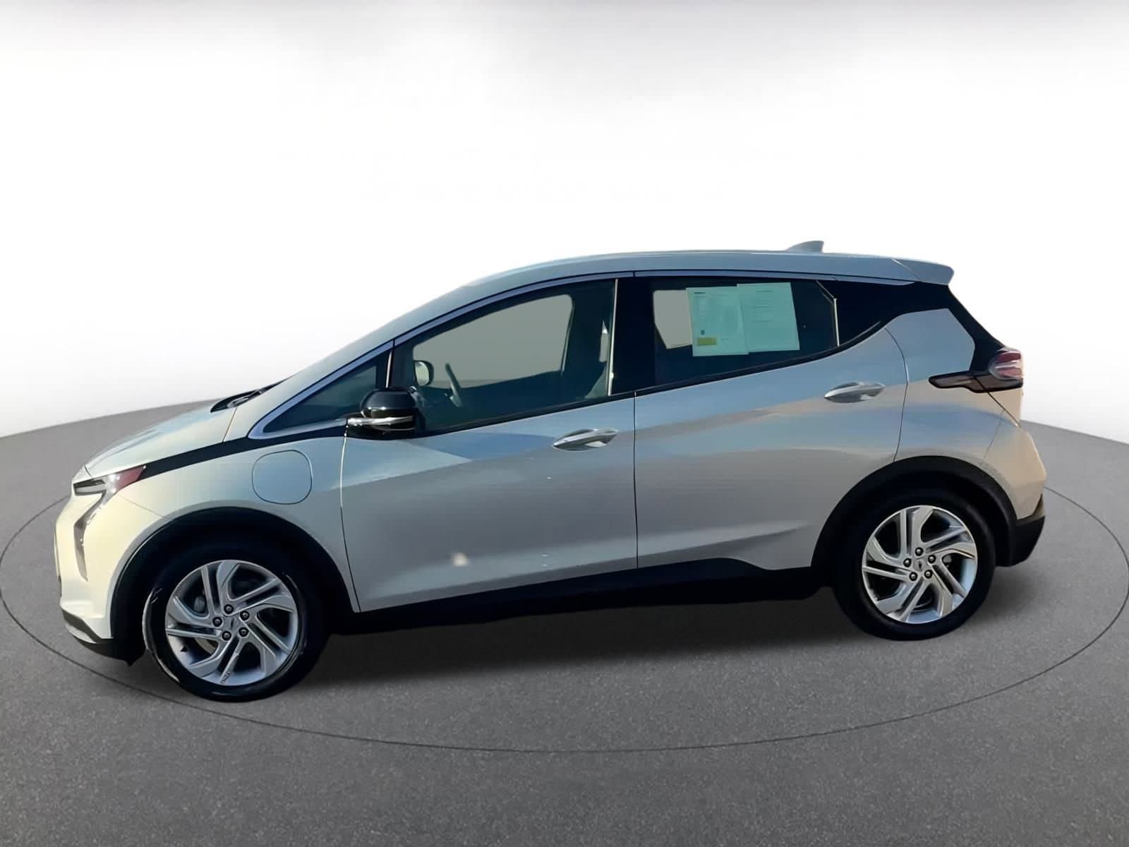 Thumbnail: 2023 Chevrolet Bolt EV - 9