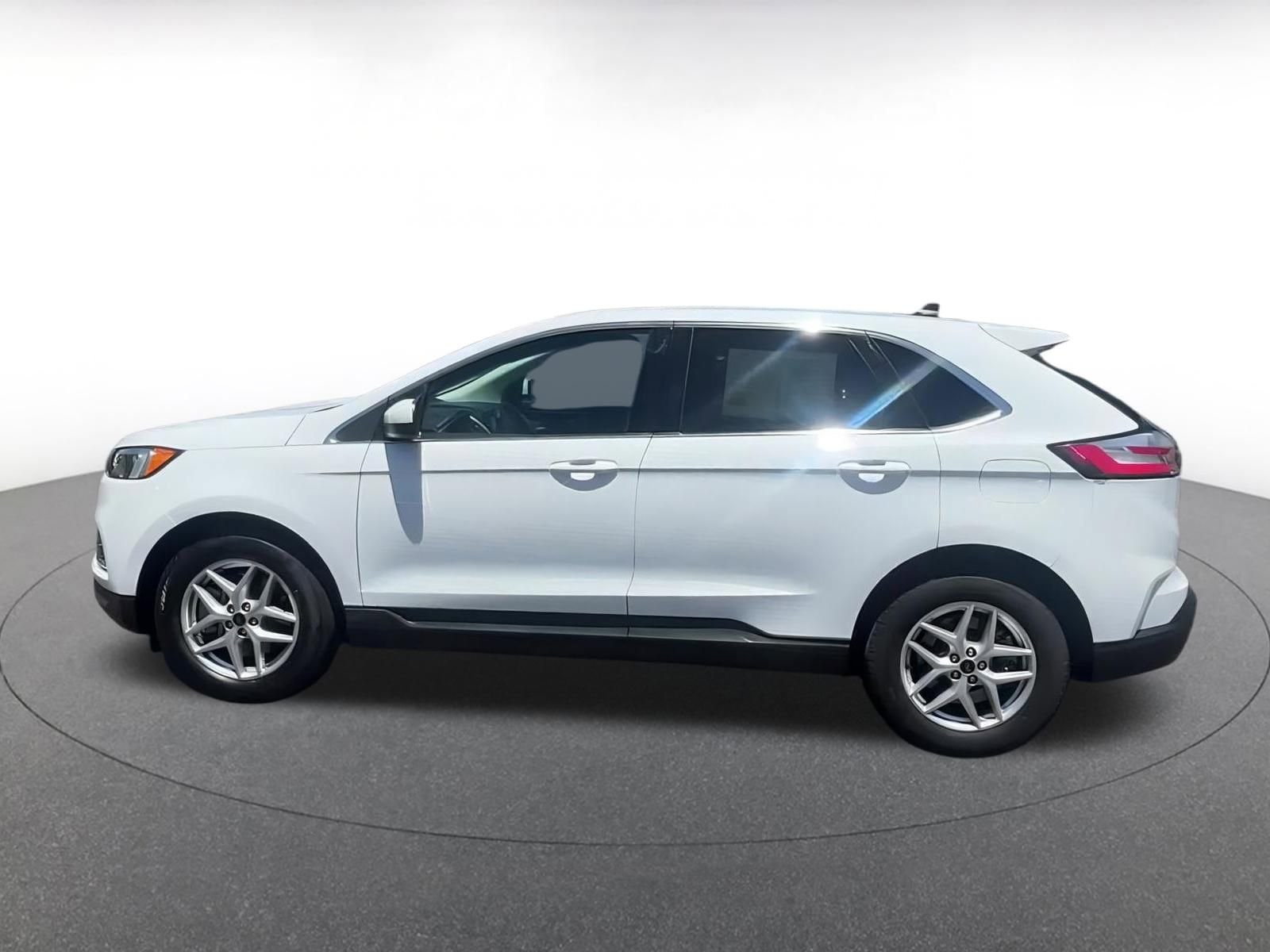 Image 8 of 2024 Ford Edge SEL SUV