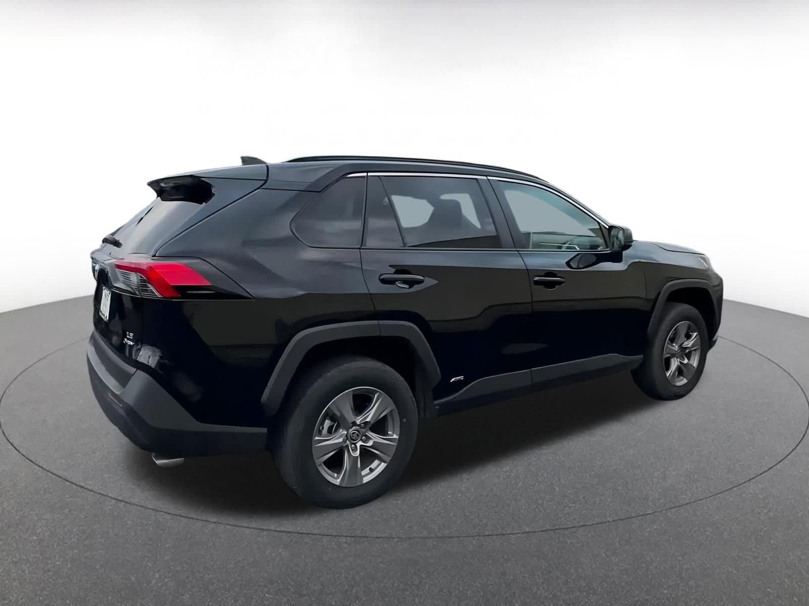 Thumbnail: 2025 Toyota RAV4 - 15