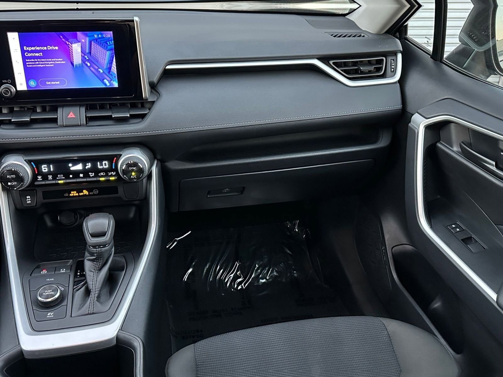 Thumbnail: 2025 Toyota RAV4 - 34