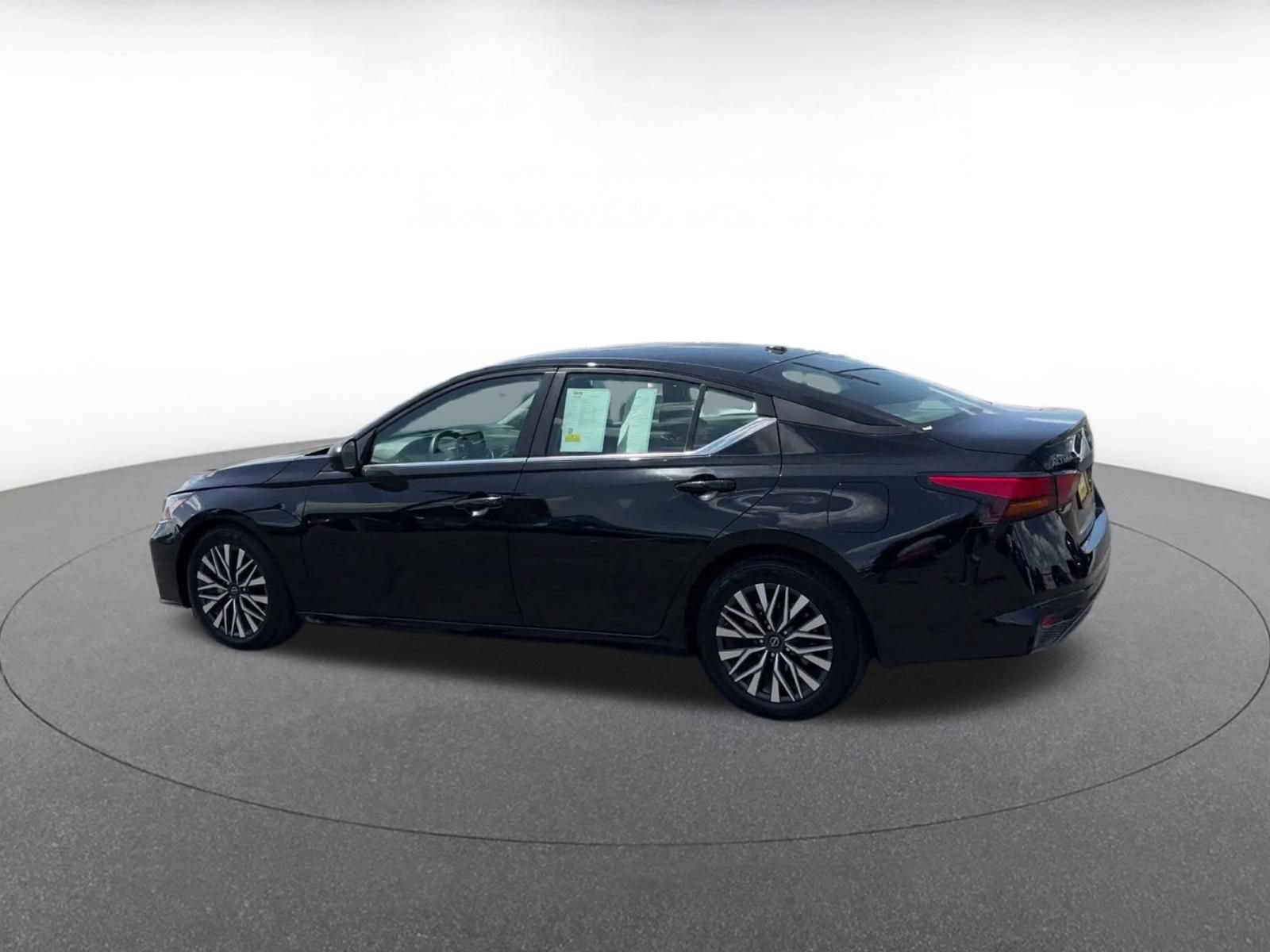 Thumbnail: 2026 Nissan Altima - 9