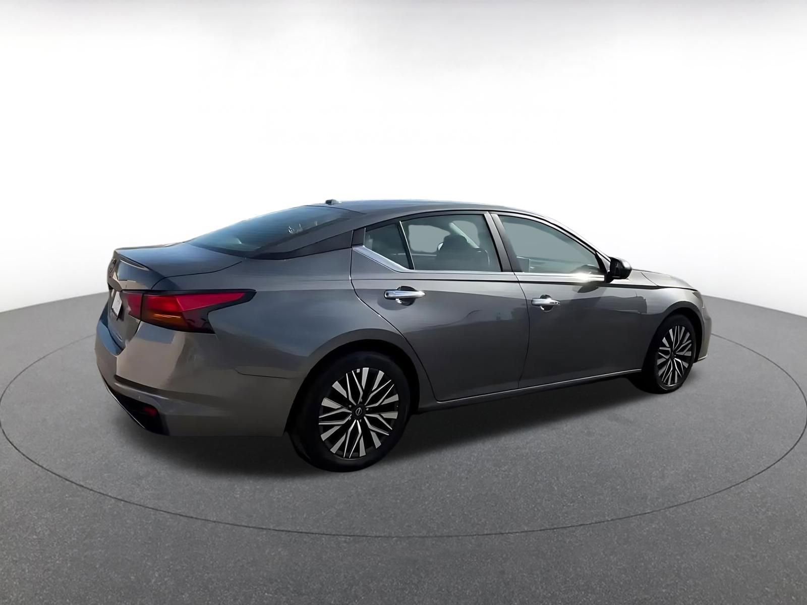Thumbnail: 2025 Nissan Altima - 14