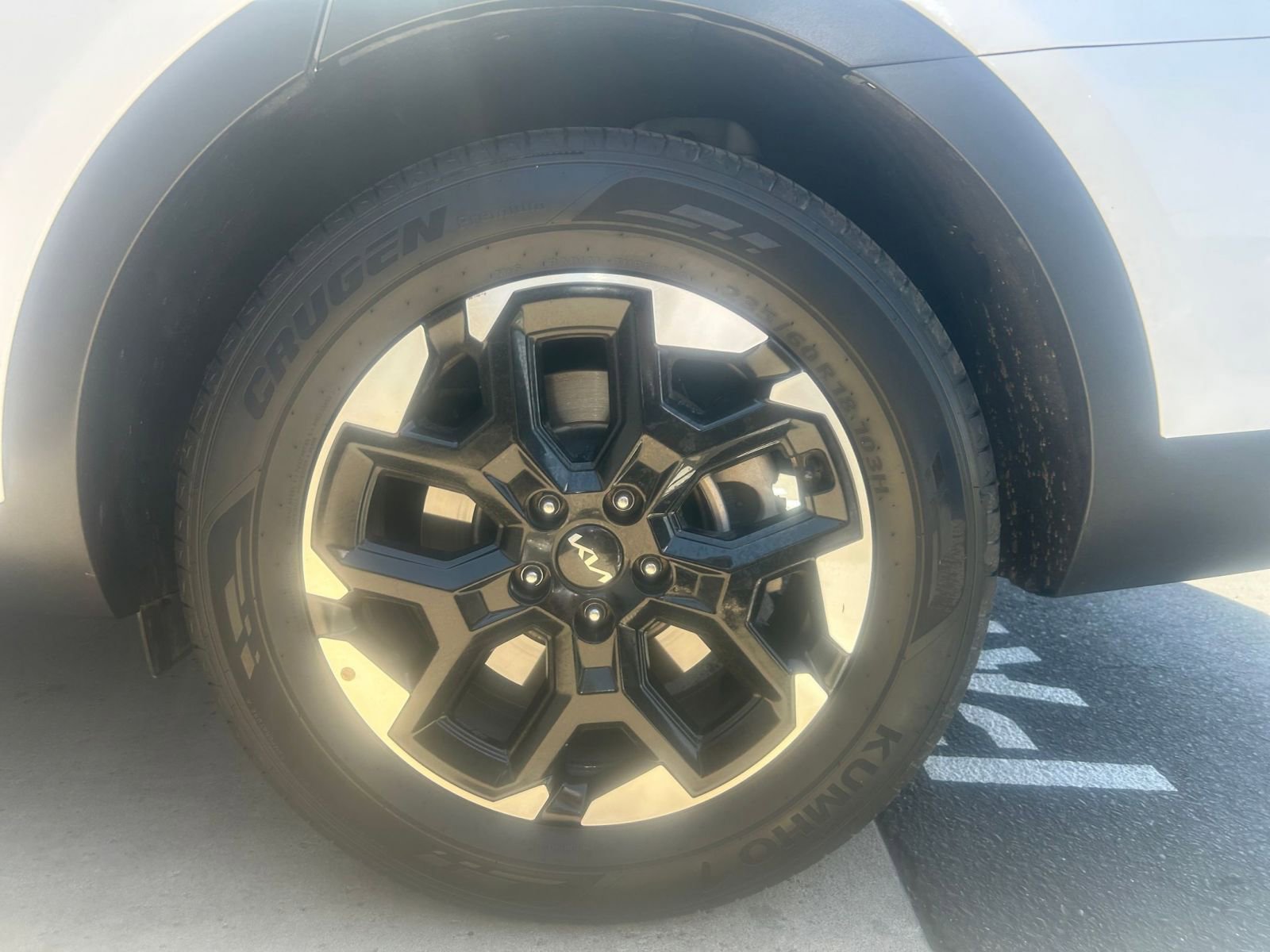 Thumbnail: 2024 Kia Sorento - 32