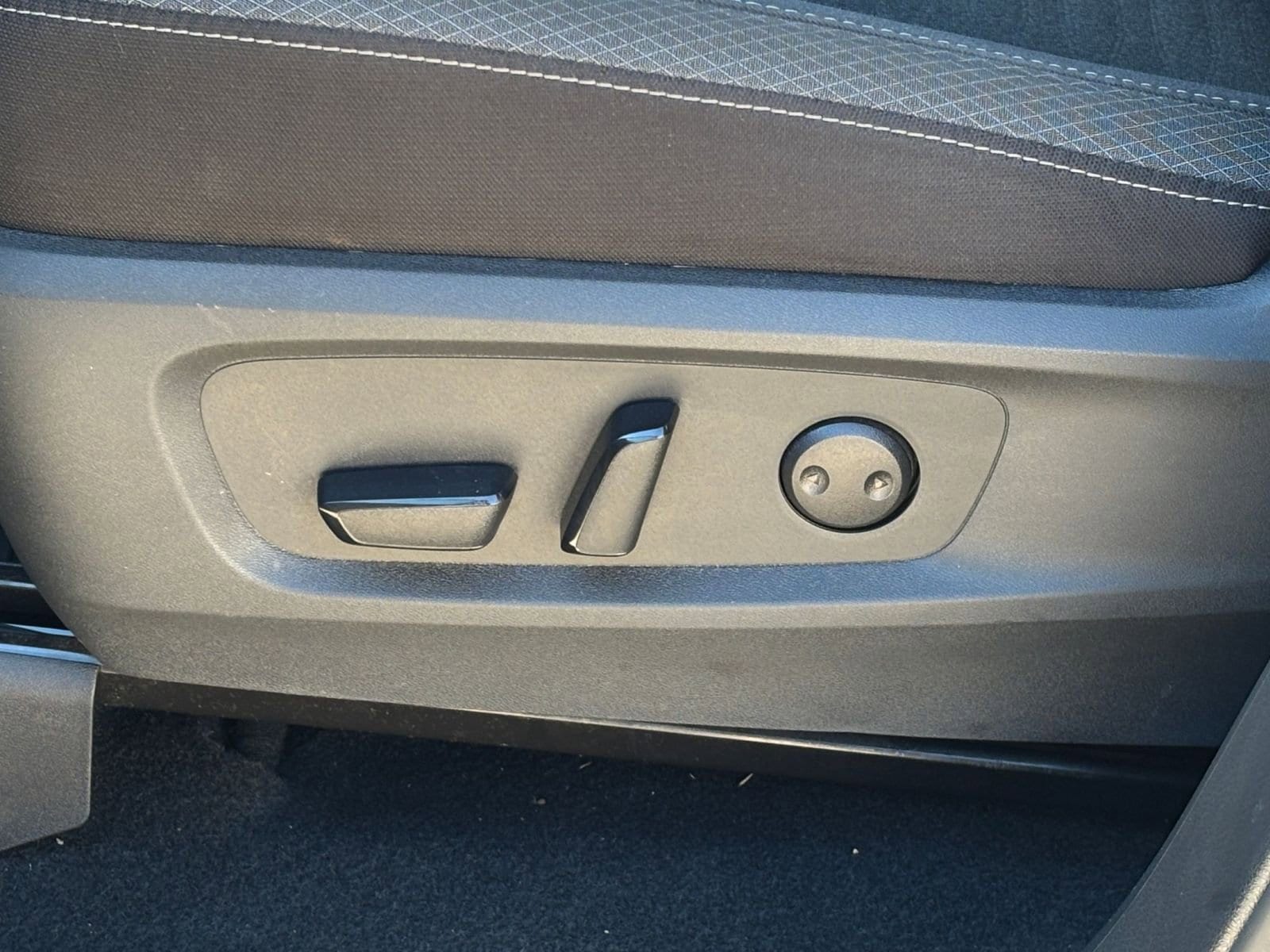 Thumbnail: 2025 Nissan Pathfinder - 25