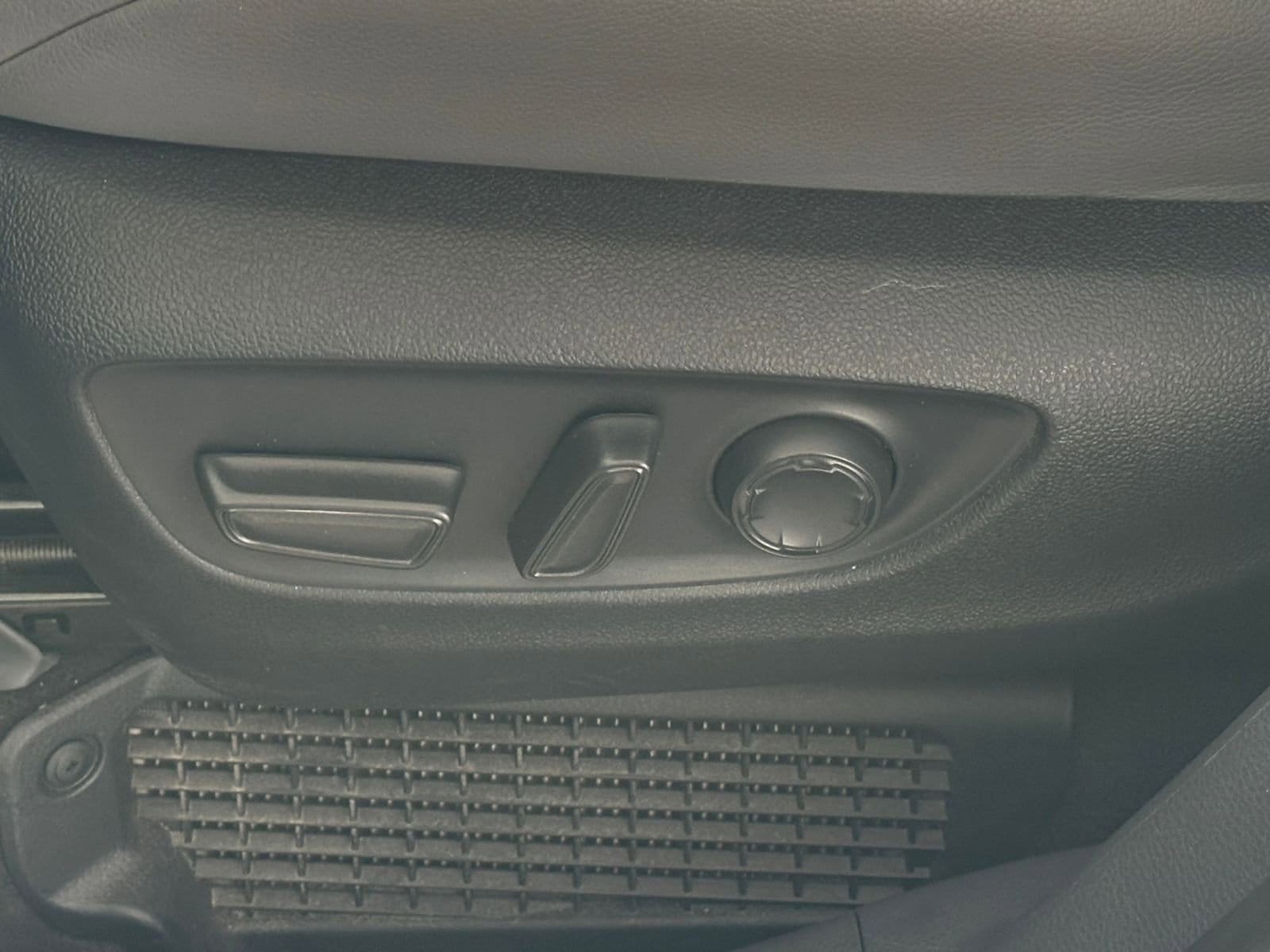 Thumbnail: 2024 Toyota Sienna - 25