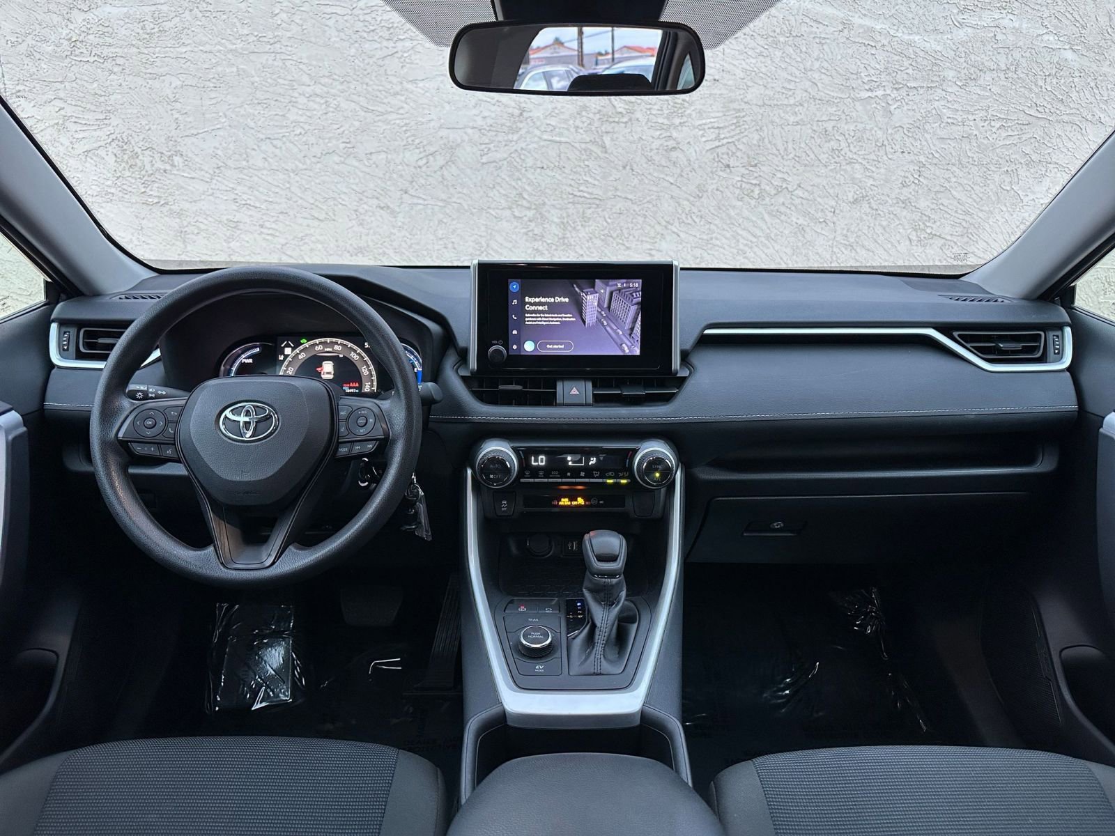 Thumbnail: 2025 Toyota RAV4 - 32