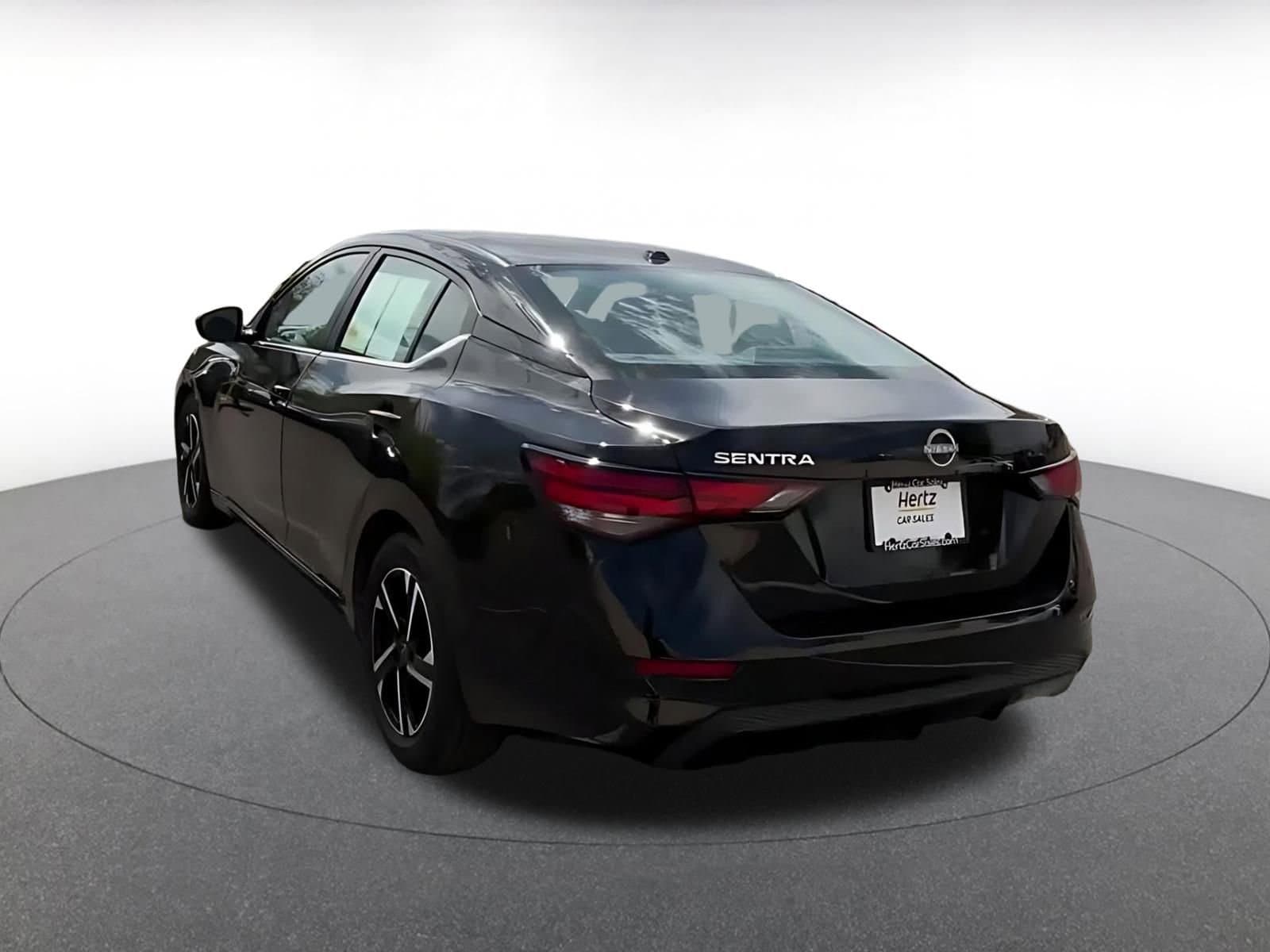 Thumbnail: 2025 Nissan Sentra - 10