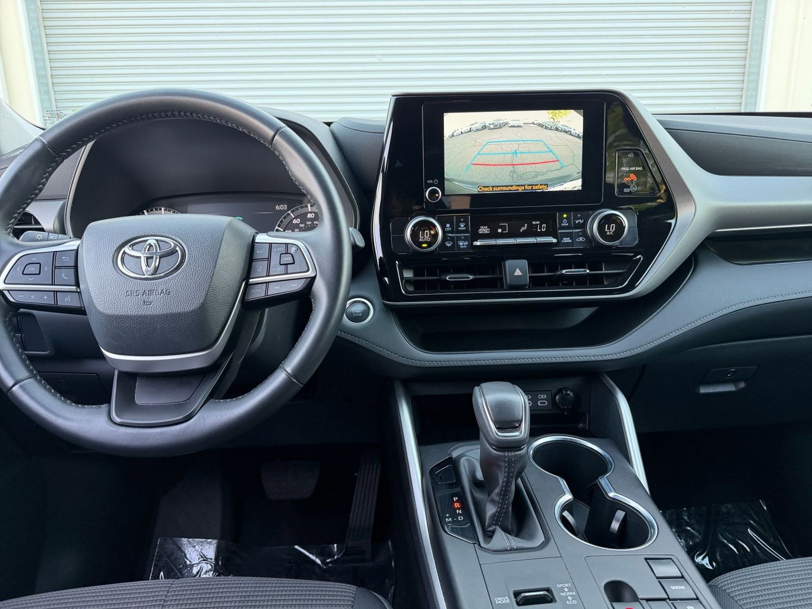 Thumbnail: 2025 Toyota Highlander - 17