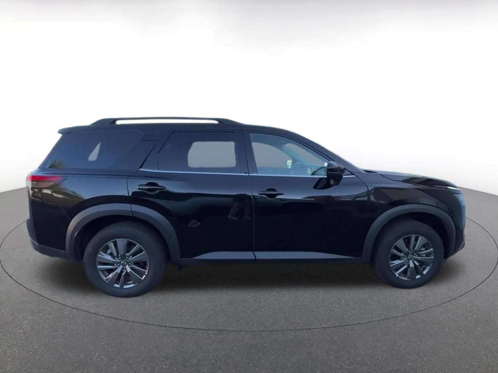 Thumbnail: 2025 Nissan Pathfinder - 16