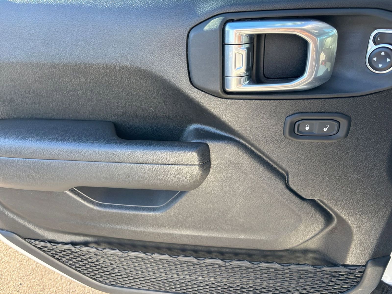 Thumbnail: 2025 Jeep Wrangler - 20