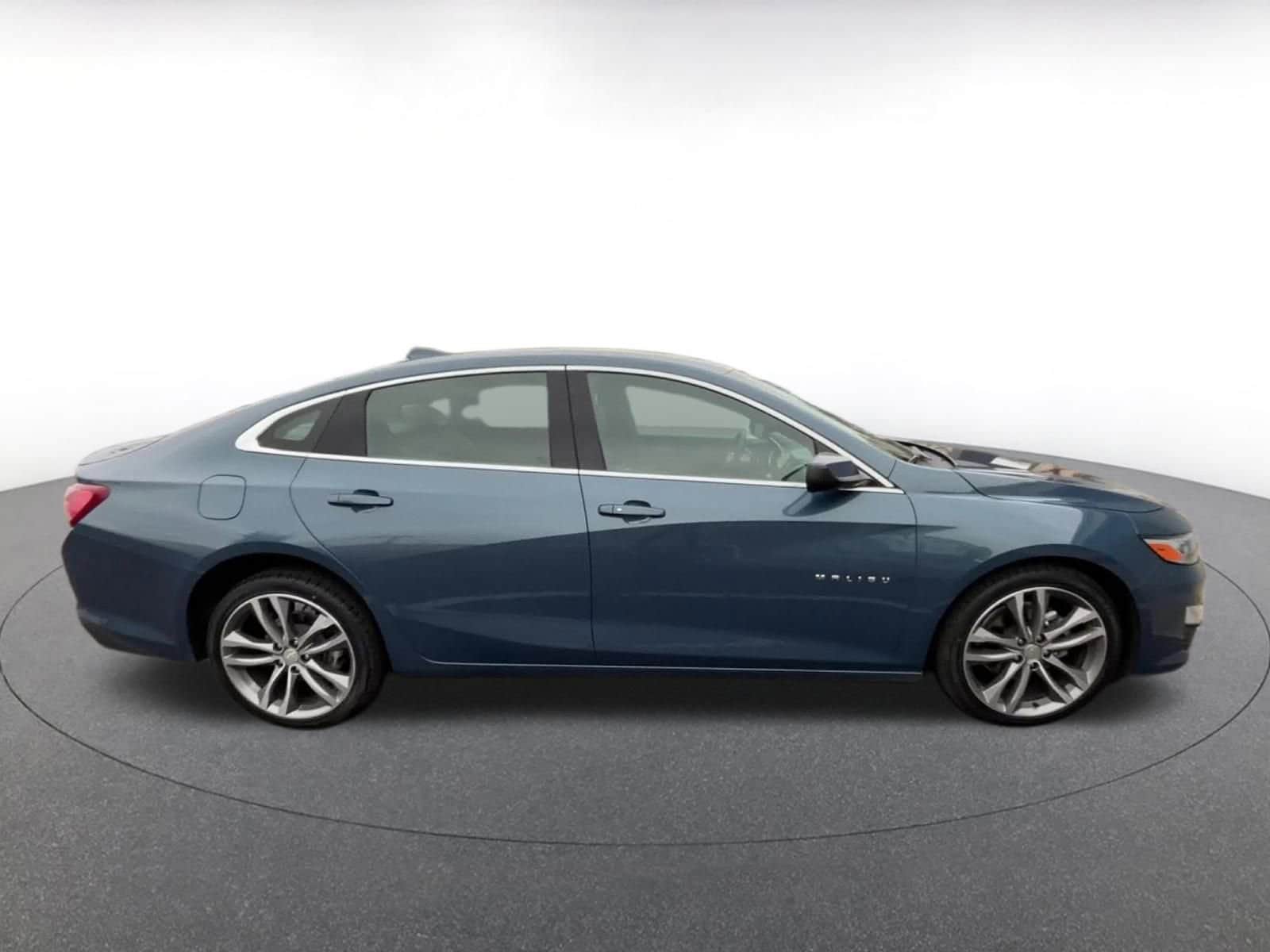 Thumbnail: 2024 Chevrolet Malibu - 16