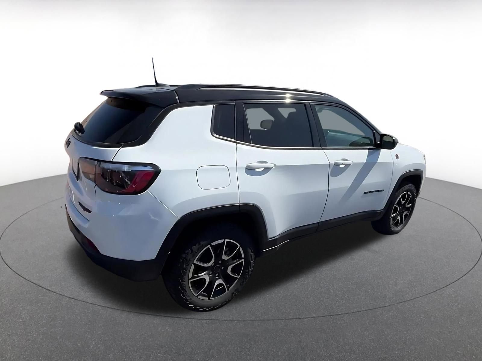 Thumbnail: 2025 Jeep Compass - 15