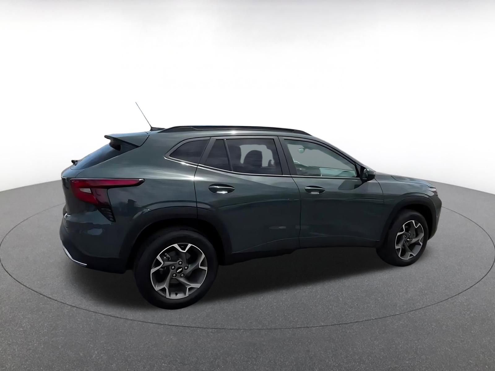 Thumbnail: 2025 Chevrolet Trax - 14