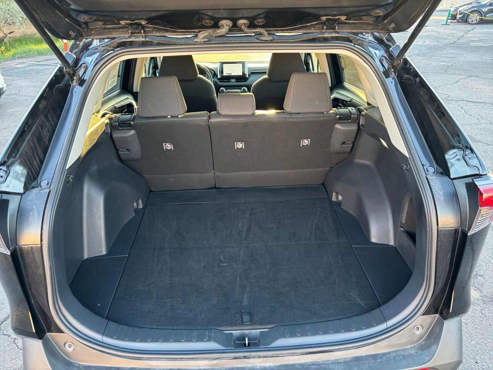 Thumbnail: 2025 Toyota RAV4 - 30