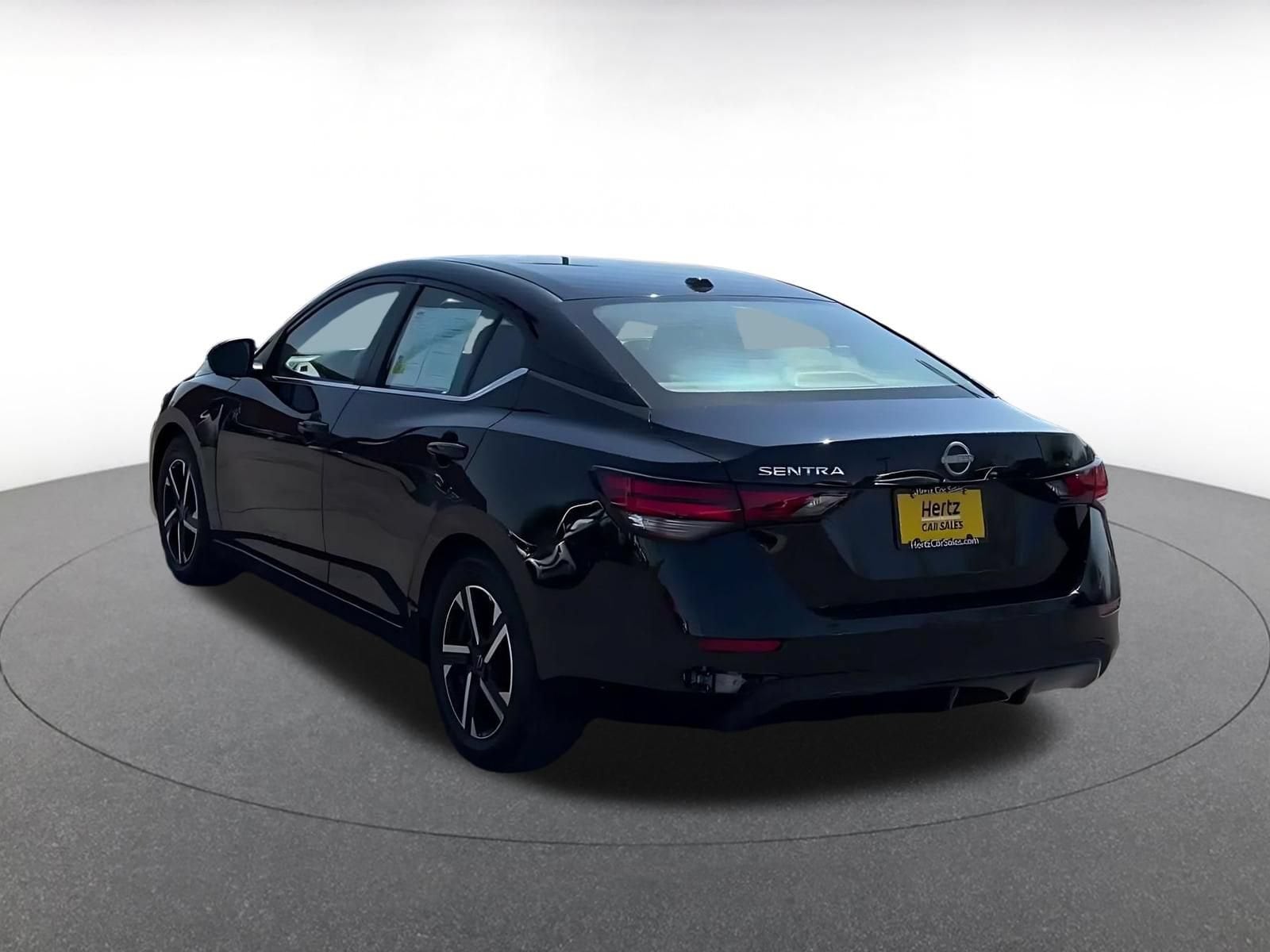 Thumbnail: 2025 Nissan Sentra - 10