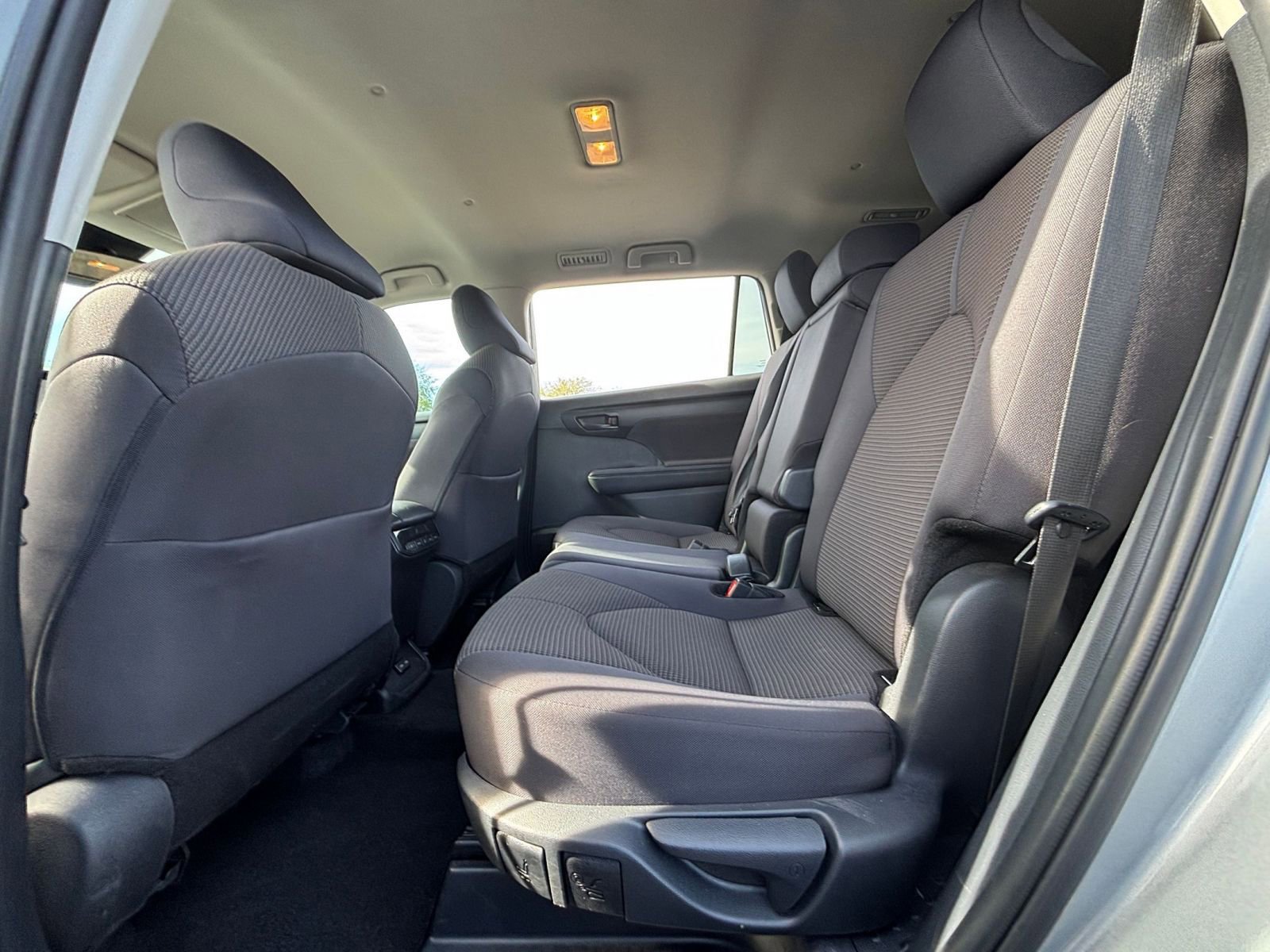 Thumbnail: 2025 Toyota Highlander - 27