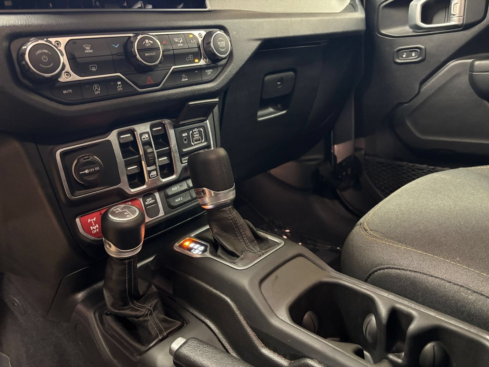 Thumbnail: 2025 Jeep Wrangler - 34