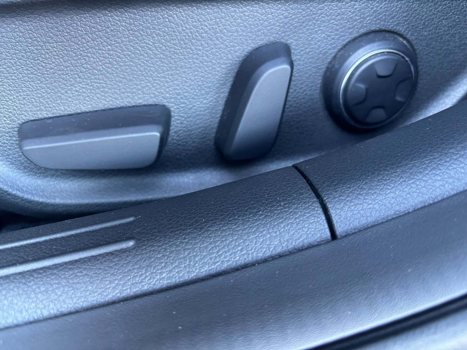 Thumbnail: 2025 Genesis G70 - 24