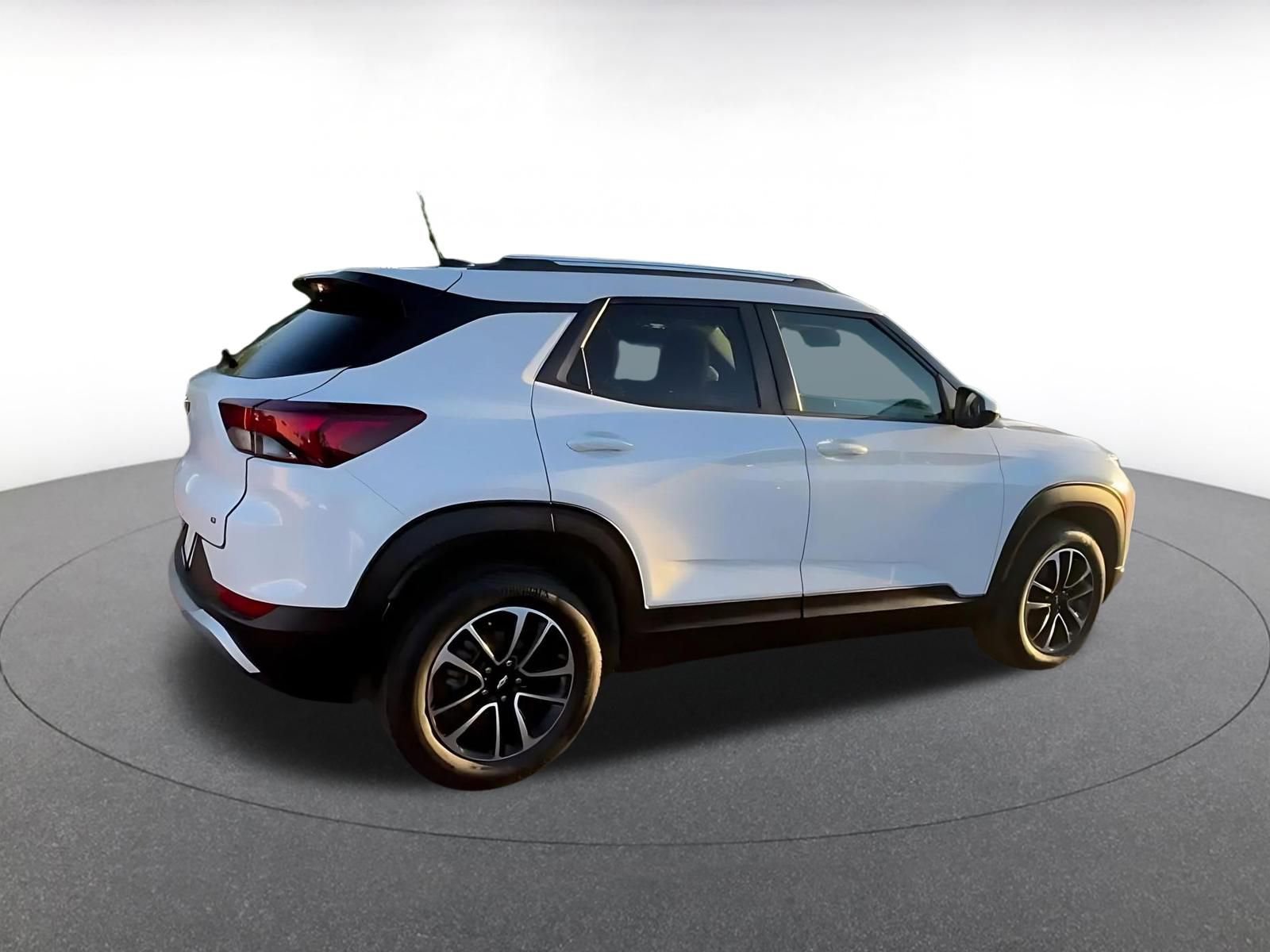 Thumbnail: 2025 Chevrolet TrailBlazer - 15