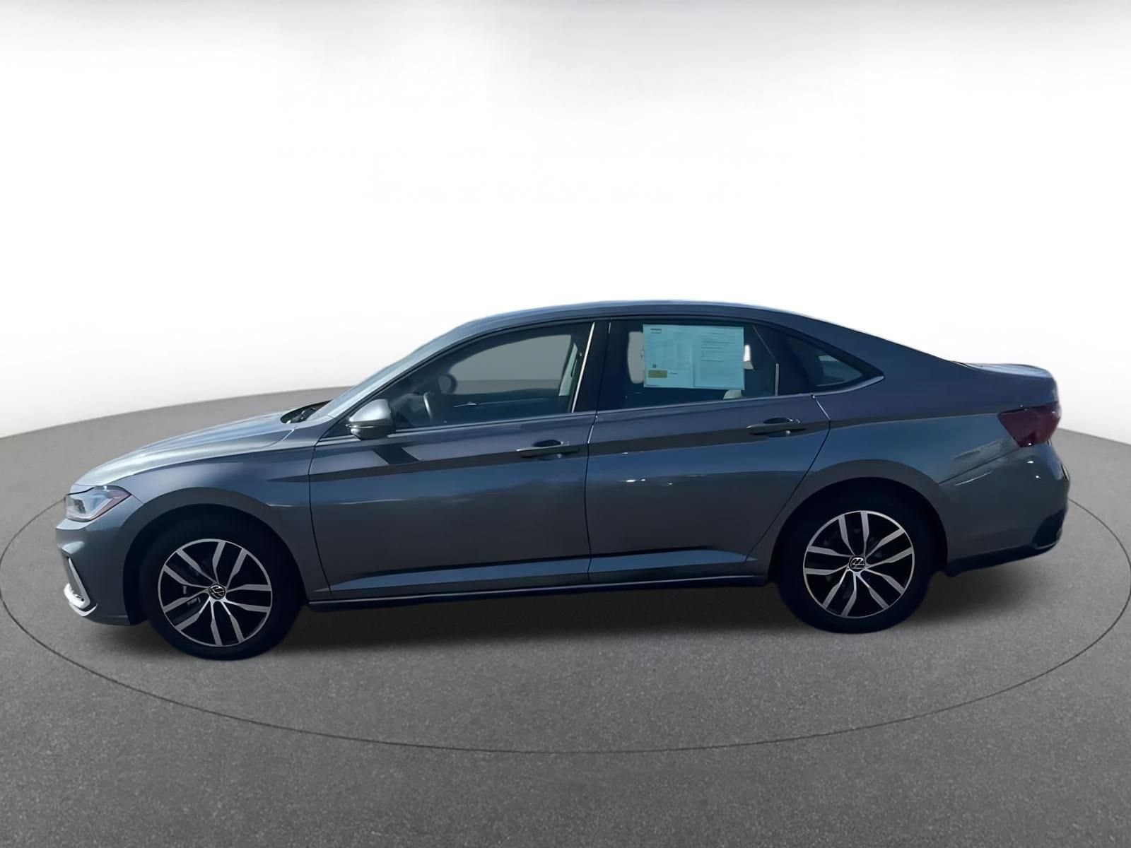 Thumbnail: 2025 Volkswagen Jetta - 12