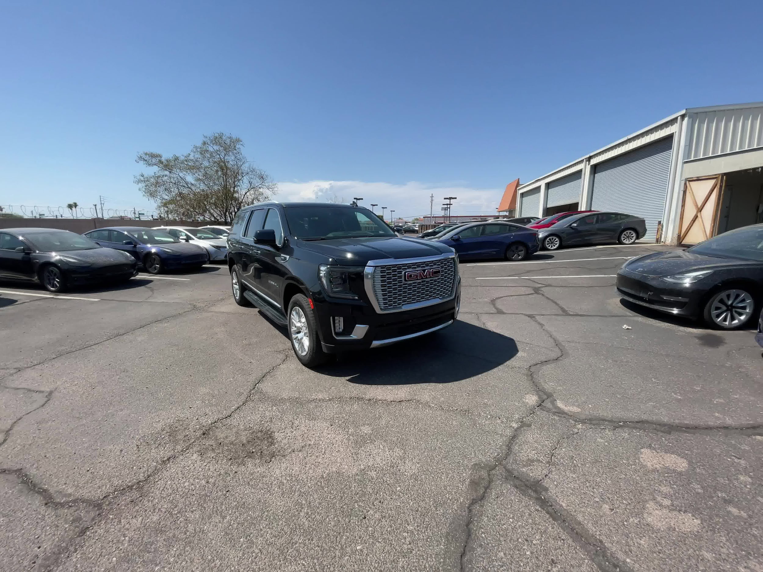 2023 GMC Yukon XL Denali 3